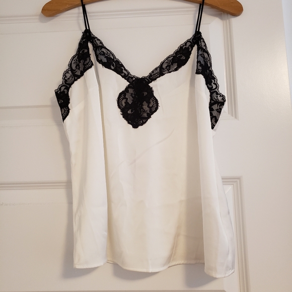 Cute top - Picture 1 of 1